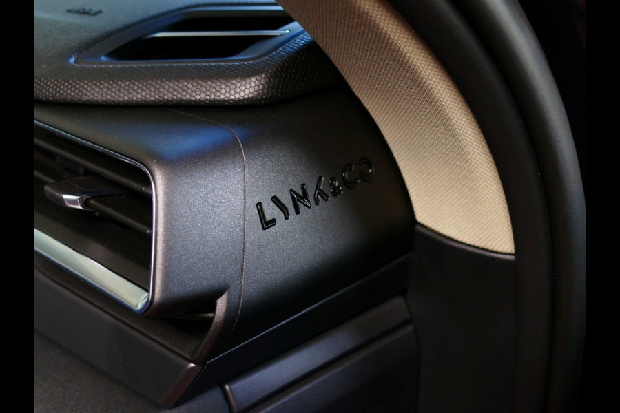 Lynk & Co 01 1.5 261 PK 360.CAM 3990 KM!PANORAMA CARPLAY PHEV 2023 4 JAAR GARANTIE Plug-in Hybrid PHEV