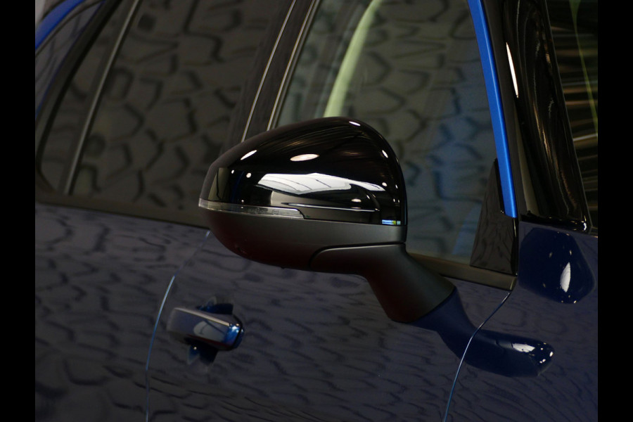 Lynk & Co 01 1.5 261 PK 360.CAM 3990 KM!PANORAMA CARPLAY PHEV 2023 4 JAAR GARANTIE Plug-in Hybrid PHEV