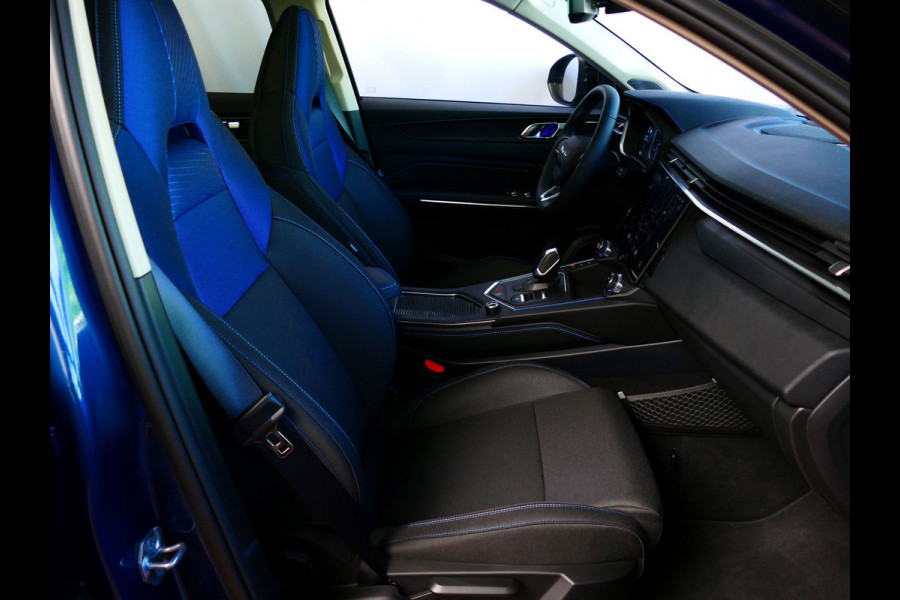 Lynk & Co 01 1.5 261 PK 360.CAM 3990 KM!PANORAMA CARPLAY PHEV 2023 4 JAAR GARANTIE Plug-in Hybrid PHEV