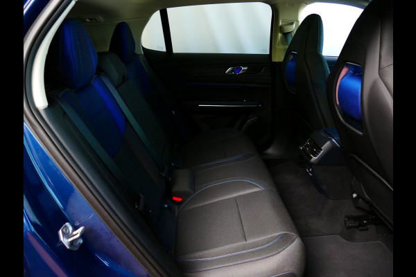 Lynk & Co 01 1.5 261 PK 360.CAM 3990 KM!PANORAMA CARPLAY PHEV 2023 4 JAAR GARANTIE Plug-in Hybrid PHEV