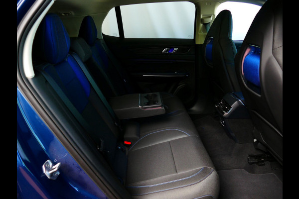 Lynk & Co 01 1.5 261 PK 360.CAM 3990 KM!PANORAMA CARPLAY PHEV 2023 4 JAAR GARANTIE Plug-in Hybrid PHEV