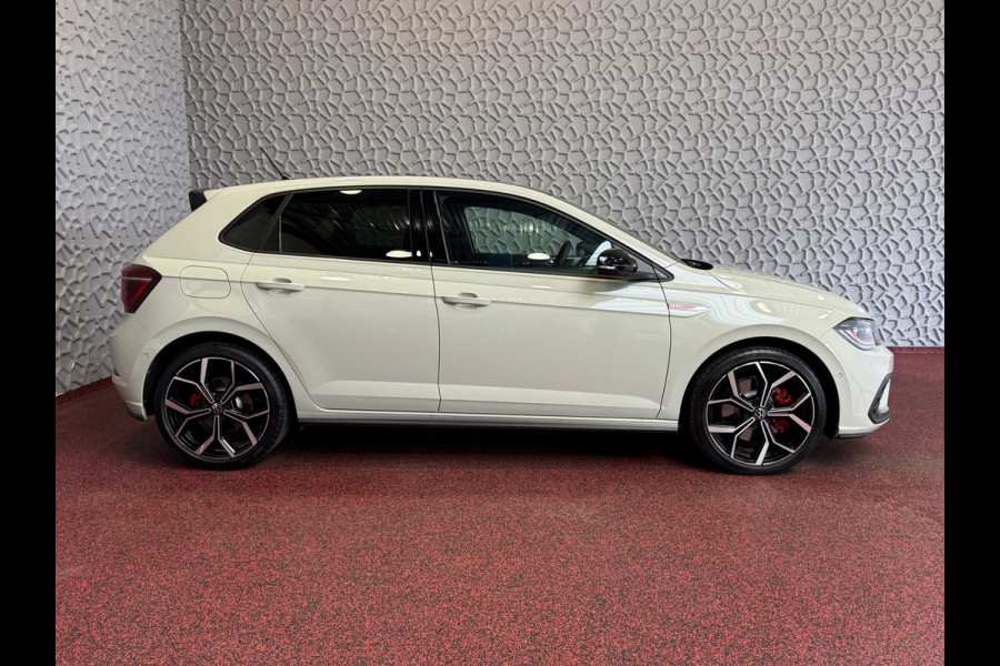 Volkswagen Polo 2.0 TSI GTI 207PK PANO IQ LED/GRILL CAMERA STOELVERW ADAP.CRUIS ZWARTE.HEMEL 18'' LMV BEATS AUDIO "Volkswagen rijden begint bij Topautos.nl – 75 topmodellen direct op voorraad!"