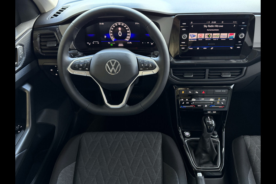Volkswagen T-Cross ✅ NIEUWE AUTO✅ T-CROSS 116PK 17''LMV DODE HOEK TREKHAAK CAMERA VIR.COCKPIT STOELVERW. ADAP.CRUISE LMV CARPLAY 2025 "Volkswagen rijden begint bij Topautos.nl – 75 topmodellen direct op voorraad!"