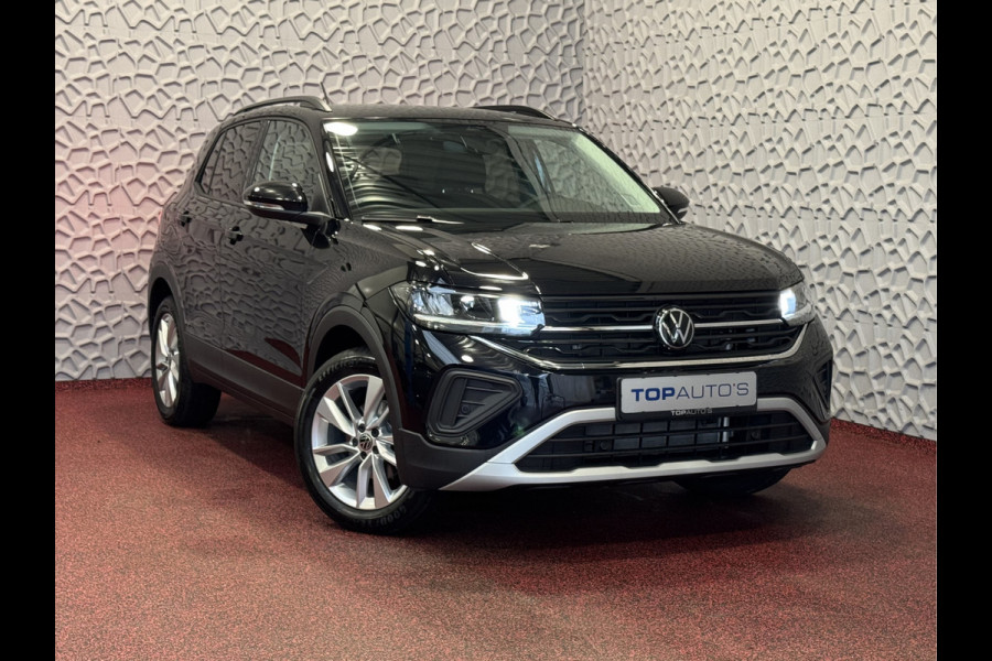 Volkswagen T-Cross ✅ NIEUWE AUTO✅ T-CROSS 116PK 17''LMV DODE HOEK TREKHAAK CAMERA VIR.COCKPIT STOELVERW. ADAP.CRUISE LMV CARPLAY 2025 "Volkswagen rijden begint bij Topautos.nl – 75 topmodellen direct op voorraad!"