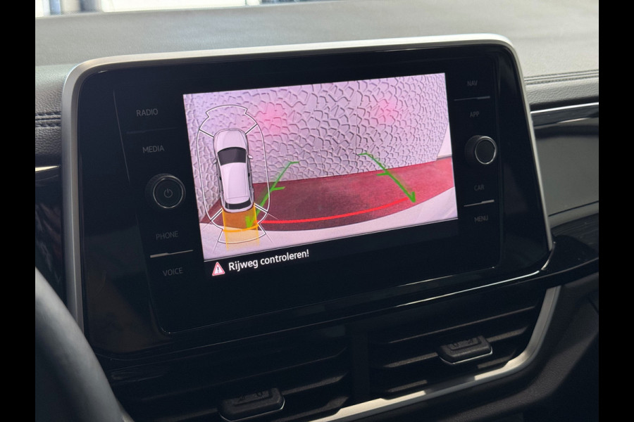 Volkswagen T-Roc 1.5 TSI 150PK R-LINE EVO IQ LIGHT ALCANTARA ELEK.KLEP CARPLAY STOEL/STUUR VERW. 18"LMV VIR.COCKPIT 2024 "Volkswagen rijden begint bij Topautos.nl – 75 topmodellen direct op voorraad!"