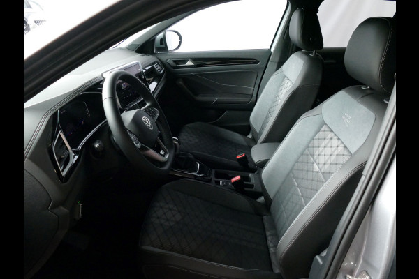 Volkswagen T-Roc 1.5 TSI 150PK R-LINE EVO IQ LIGHT ALCANTARA ELEK.KLEP CARPLAY STOEL/STUUR VERW. 18"LMV VIR.COCKPIT 2024 "Volkswagen rijden begint bij Topautos.nl – 75 topmodellen direct op voorraad!"