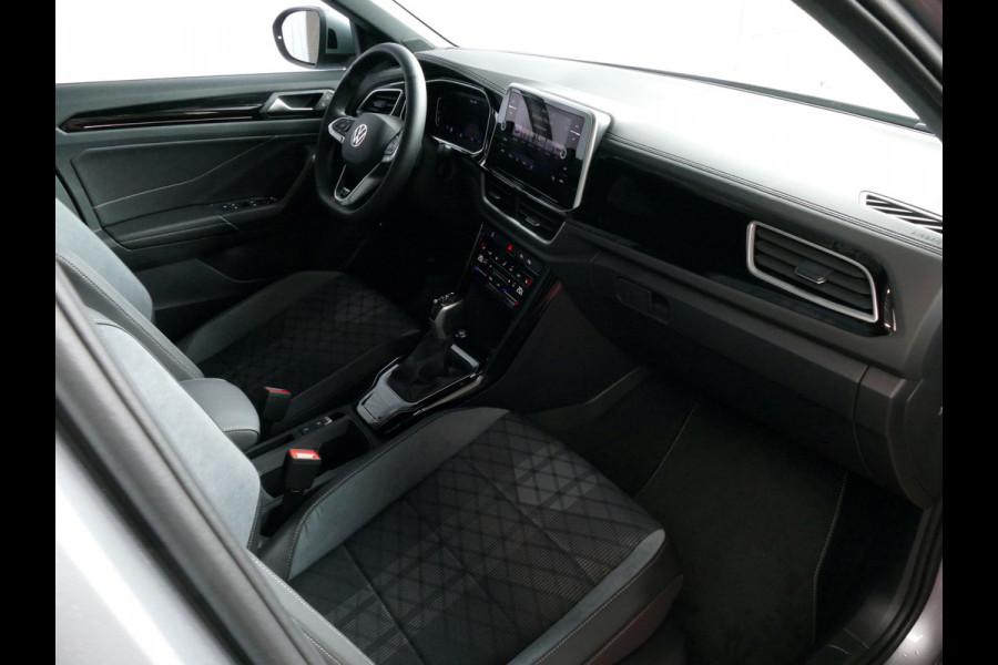 Volkswagen T-Roc 1.5 TSI 150PK R-LINE EVO IQ LIGHT ALCANTARA ELEK.KLEP CARPLAY STOEL/STUUR VERW. 18"LMV VIR.COCKPIT 2024 "Volkswagen rijden begint bij Topautos.nl – 75 topmodellen direct op voorraad!"