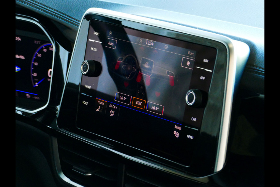 Volkswagen T-Roc 1.5 TSI 150PK R-LINE EVO IQ LIGHT ALCANTARA ELEK.KLEP CARPLAY STOEL/STUUR VERW. 18"LMV VIR.COCKPIT 2024 "Volkswagen rijden begint bij Topautos.nl – 75 topmodellen direct op voorraad!"
