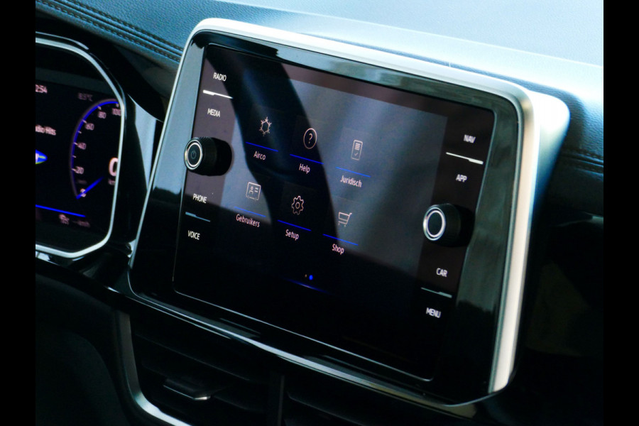 Volkswagen T-Roc 1.5 TSI 150PK R-LINE EVO IQ LIGHT ALCANTARA ELEK.KLEP CARPLAY STOEL/STUUR VERW. 18"LMV VIR.COCKPIT 2024 "Volkswagen rijden begint bij Topautos.nl – 75 topmodellen direct op voorraad!"