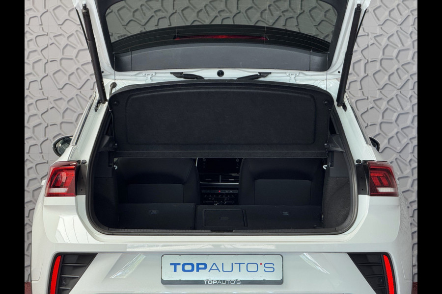 Volkswagen T-Roc 1.5 TSI 150PK R-LINE EVO IQ LIGHT ALCANTARA ELEK.KLEP CARPLAY STOEL/STUUR VERW. 18"LMV VIR.COCKPIT 2024 "Volkswagen rijden begint bij Topautos.nl – 75 topmodellen direct op voorraad!"