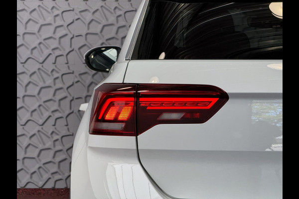 Volkswagen T-Roc 1.5 TSI 150PK R-LINE EVO IQ LIGHT ALCANTARA ELEK.KLEP CARPLAY STOEL/STUUR VERW. 18"LMV VIR.COCKPIT 2024 "Volkswagen rijden begint bij Topautos.nl – 75 topmodellen direct op voorraad!"