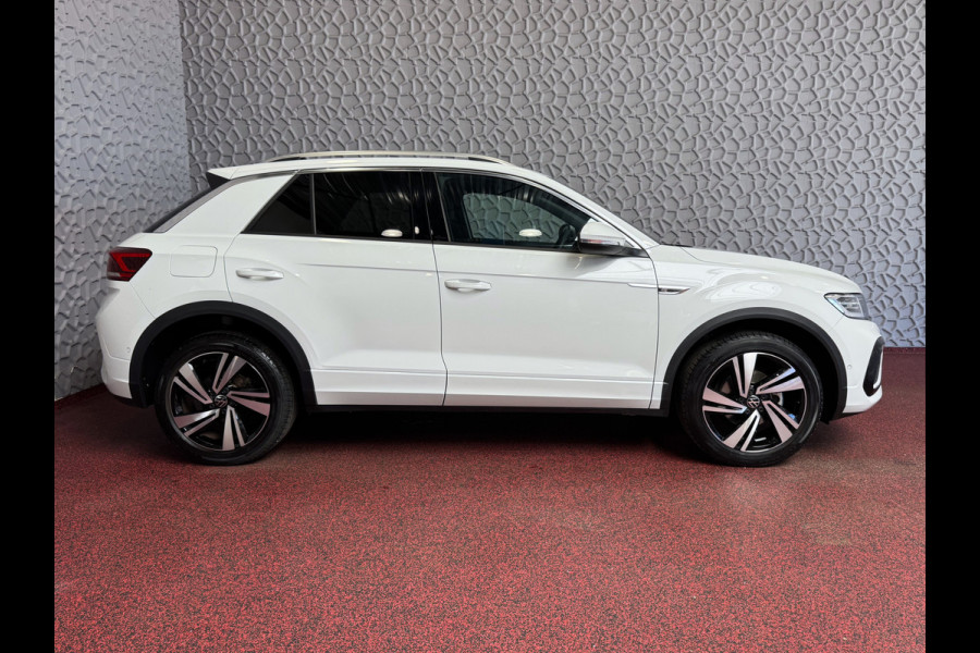 Volkswagen T-Roc 1.5 TSI 150PK R-LINE EVO IQ LIGHT ALCANTARA ELEK.KLEP CARPLAY STOEL/STUUR VERW. 18"LMV VIR.COCKPIT 2024 "Volkswagen rijden begint bij Topautos.nl – 75 topmodellen direct op voorraad!"
