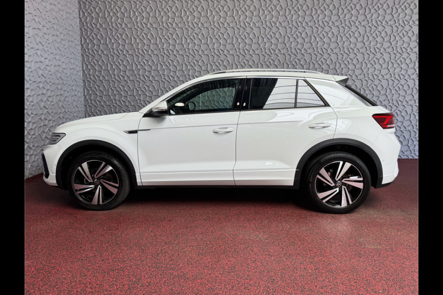 Volkswagen T-Roc 1.5 TSI 150PK R-LINE EVO IQ LIGHT ALCANTARA ELEK.KLEP CARPLAY STOEL/STUUR VERW. 18"LMV VIR.COCKPIT 2024 "Volkswagen rijden begint bij Topautos.nl – 75 topmodellen direct op voorraad!"