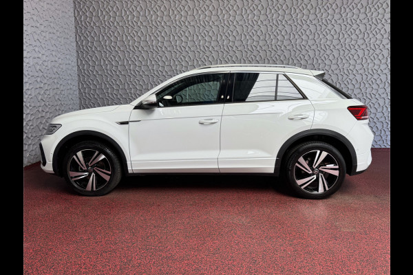 Volkswagen T-Roc 1.5 TSI 150PK R-LINE EVO IQ LIGHT ALCANTARA ELEK.KLEP CARPLAY STOEL/STUUR VERW. 18"LMV VIR.COCKPIT 2024 "Volkswagen rijden begint bij Topautos.nl – 75 topmodellen direct op voorraad!"