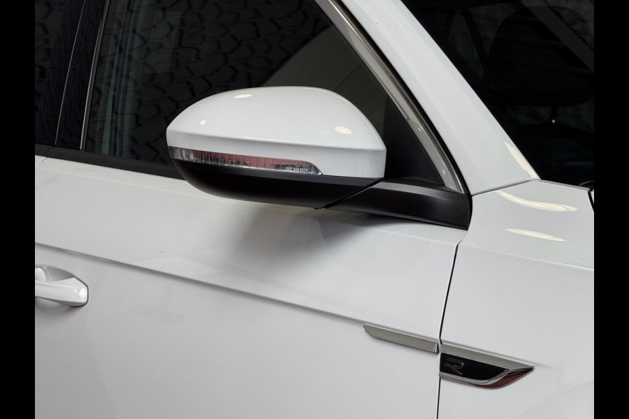 Volkswagen T-Roc 1.5 TSI 150PK R-LINE EVO IQ LIGHT ALCANTARA ELEK.KLEP CARPLAY STOEL/STUUR VERW. 18"LMV VIR.COCKPIT 2024 "Volkswagen rijden begint bij Topautos.nl – 75 topmodellen direct op voorraad!"