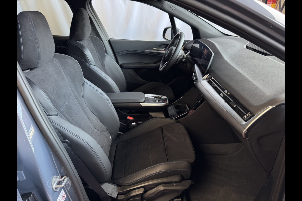 BMW 2 Serie Active Tourer ✅ 230E ✅ XDRIVE 326 PK M SPORT LED ELEK.KLEP CAMERA TREKHAAK 05/2024 AWD 4X4 4WD M-Sportpakket PHEV