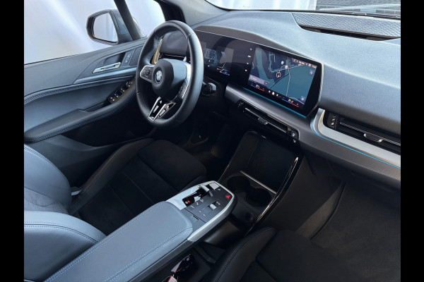 BMW 2 Serie Active Tourer ✅ 230E ✅ XDRIVE 326 PK M SPORT LED ELEK.KLEP CAMERA TREKHAAK 05/2024 AWD 4X4 4WD M-Sportpakket PHEV