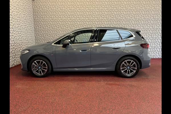 BMW 2 Serie Active Tourer ✅ 230E ✅ XDRIVE 326 PK M SPORT LED ELEK.KLEP CAMERA TREKHAAK 05/2024 AWD 4X4 4WD M-Sportpakket PHEV