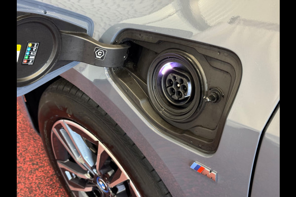 BMW 2 Serie Active Tourer ✅ 230E ✅ XDRIVE 326 PK M SPORT LED ELEK.KLEP CAMERA TREKHAAK 05/2024 AWD 4X4 4WD M-Sportpakket PHEV