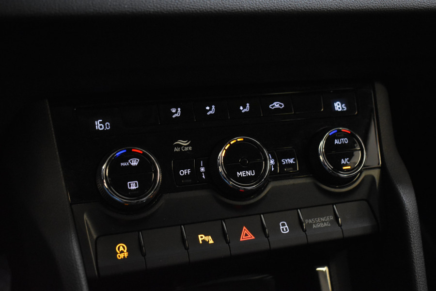 Škoda Karoq 1.5 TSI 150PK ACT BUSINESS EDITION PLUS CAMERA/NAVI/TREKHAAK