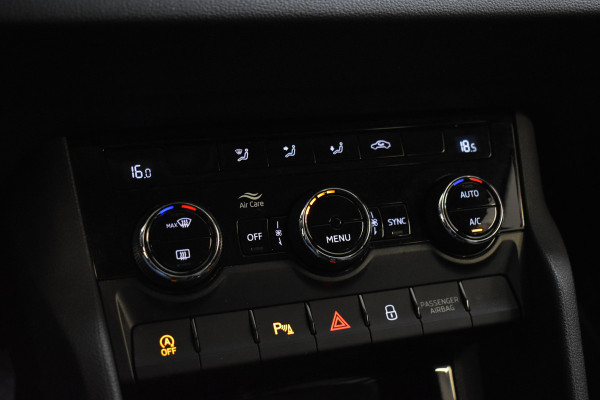 Škoda Karoq 1.5 TSI 150PK ACT BUSINESS EDITION PLUS CAMERA/NAVI/TREKHAAK