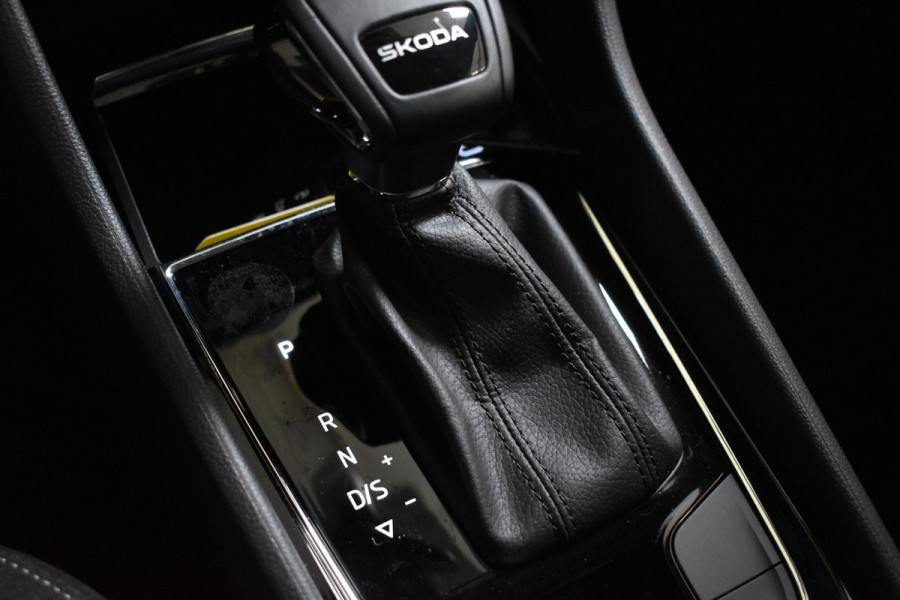 Škoda Karoq 1.5 TSI ACT 150PK DSG ELEGANCE VIRTUAL/CAMERA/CARPLAY Škoda Karoq 1.5 TSI ACT 150PK DSG ELEGANCE VIRTUAL/CAMERA/CARPLAY