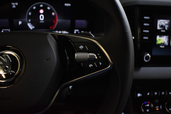 Škoda Karoq 1.5 TSI ACT 150PK DSG ELEGANCE VIRTUAL/CAMERA/CARPLAY Škoda Karoq 1.5 TSI ACT 150PK DSG ELEGANCE VIRTUAL/CAMERA/CARPLAY