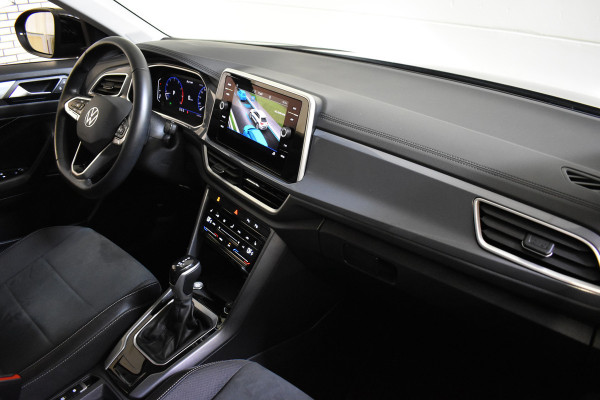 Volkswagen T-Roc 1.5 TSI 150PK DSG STYLE VIRTUAL/CARPLAY/CAMERA Volkswagen T-Roc 1.5 TSI 150PK DSG STYLE VIRTUAL/CARPLAY/CAMERA