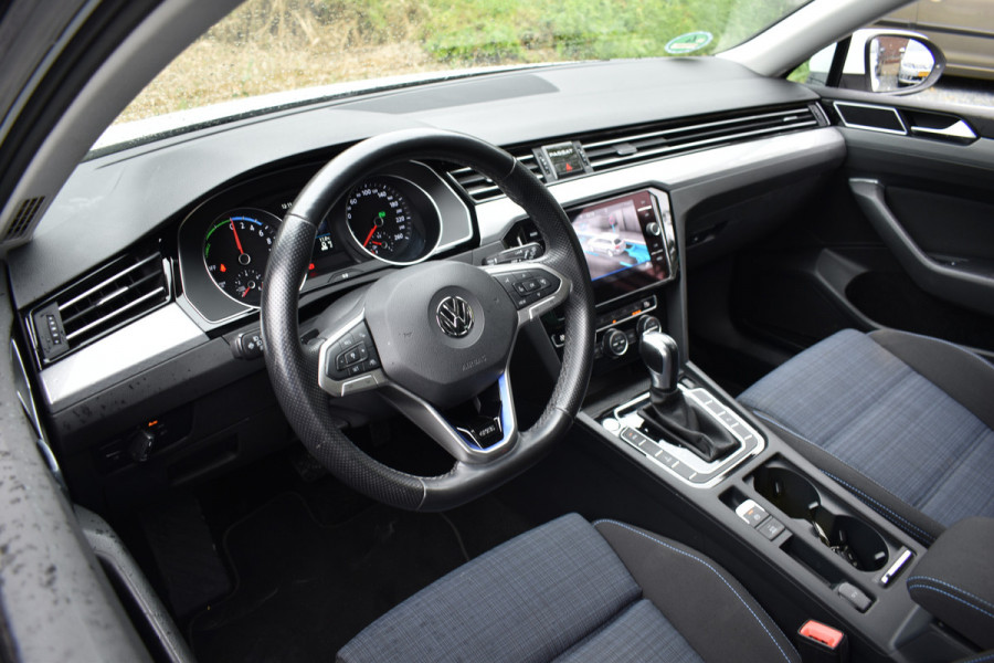 Volkswagen Passat Variant 218PK DSG HYBRID GTE BUSINESS TREKHAAK/NAVI/CAMERA Volkswagen Passat Variant 218PK DSG HYBRID GTE BUSINESS TREKHAAK/NAVI/CAMERA