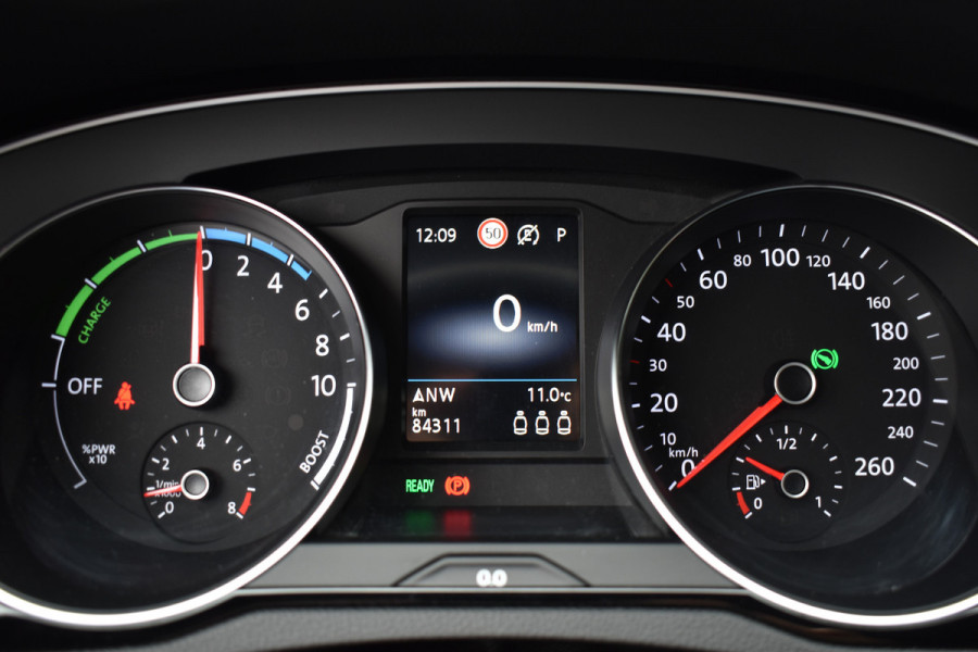 Volkswagen Passat Variant 218PK DSG HYBRID GTE BUSINESS TREKHAAK/NAVI/CAMERA Volkswagen Passat Variant 218PK DSG HYBRID GTE BUSINESS TREKHAAK/NAVI/CAMERA