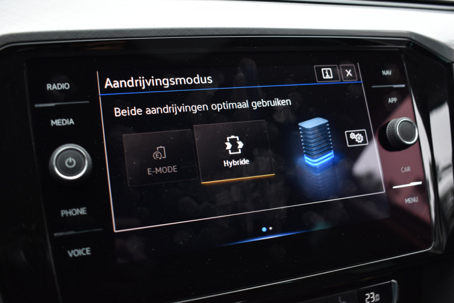 Volkswagen Passat Variant 218PK DSG HYBRID GTE BUSINESS TREKHAAK/NAVI/CAMERA Volkswagen Passat Variant 218PK DSG HYBRID GTE BUSINESS TREKHAAK/NAVI/CAMERA