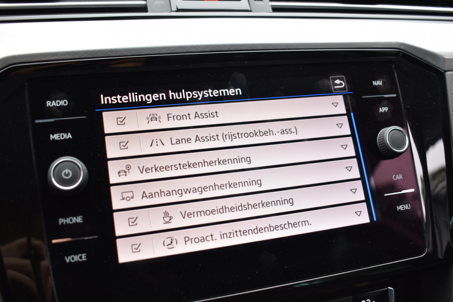 Volkswagen Passat Variant 218PK DSG HYBRID GTE BUSINESS TREKHAAK/NAVI/CAMERA Volkswagen Passat Variant 218PK DSG HYBRID GTE BUSINESS TREKHAAK/NAVI/CAMERA