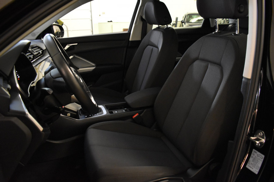 Audi Q3 35TFSI 150PK S-TRONIC PRO LINE VIRTUAL/PDC/NAVI Audi Q3 35TFSI 150PK S-TRONIC PRO LINE VIRTUAL/PDC/NAVI
