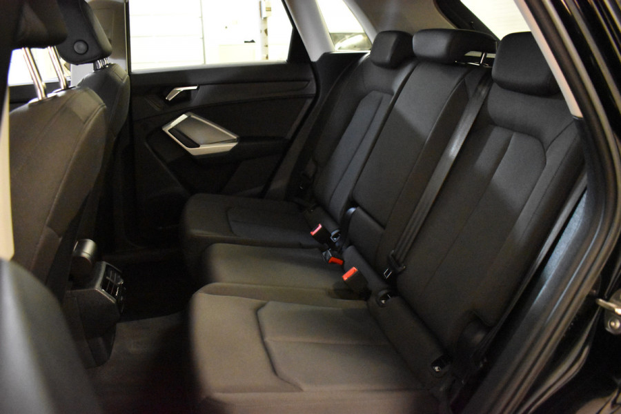 Audi Q3 35TFSI 150PK S-TRONIC PRO LINE VIRTUAL/PDC/NAVI Audi Q3 35TFSI 150PK S-TRONIC PRO LINE VIRTUAL/PDC/NAVI