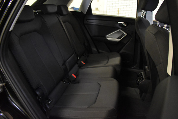 Audi Q3 35TFSI 150PK S-TRONIC PRO LINE VIRTUAL/PDC/NAVI Audi Q3 35TFSI 150PK S-TRONIC PRO LINE VIRTUAL/PDC/NAVI