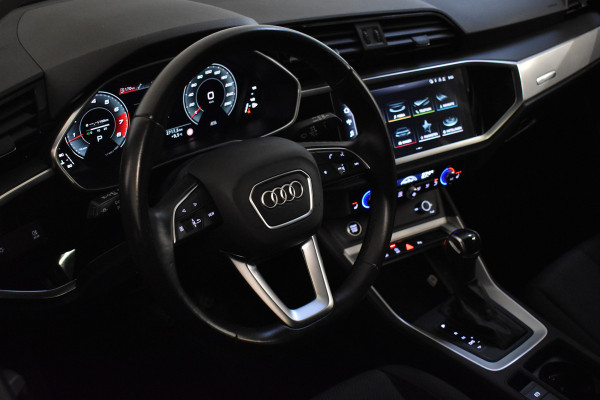Audi Q3 35TFSI 150PK S-TRONIC PRO LINE VIRTUAL/PDC/NAVI Audi Q3 35TFSI 150PK S-TRONIC PRO LINE VIRTUAL/PDC/NAVI