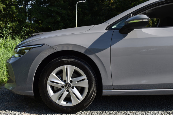 Volkswagen GOLF Variant 1.5 TSI LIFE VIRTUAL/PDC/CARPLAY Volkswagen GOLF Variant 1.5 TSI LIFE VIRTUAL/PDC/CARPLAY