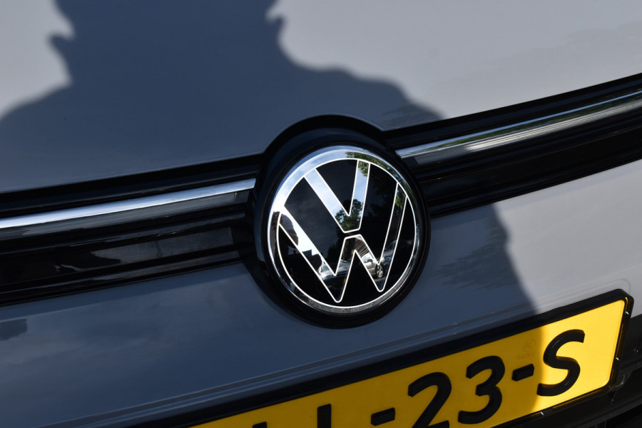 Volkswagen GOLF Variant 1.5 TSI LIFE VIRTUAL/PDC/CARPLAY Volkswagen GOLF Variant 1.5 TSI LIFE VIRTUAL/PDC/CARPLAY