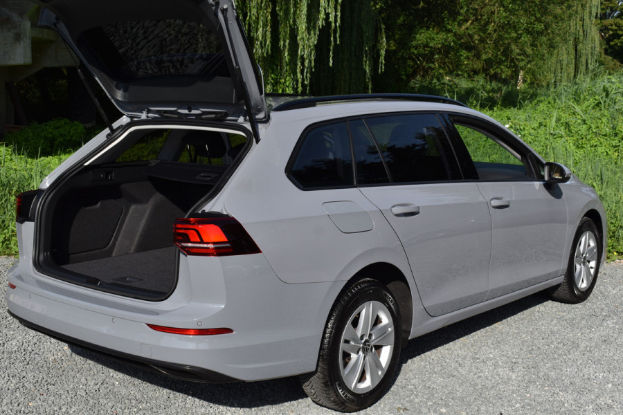 Volkswagen GOLF Variant 1.5 TSI LIFE VIRTUAL/PDC/CARPLAY Volkswagen GOLF Variant 1.5 TSI LIFE VIRTUAL/PDC/CARPLAY