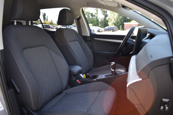 Volkswagen GOLF Variant 1.5 TSI LIFE VIRTUAL/PDC/CARPLAY Volkswagen GOLF Variant 1.5 TSI LIFE VIRTUAL/PDC/CARPLAY
