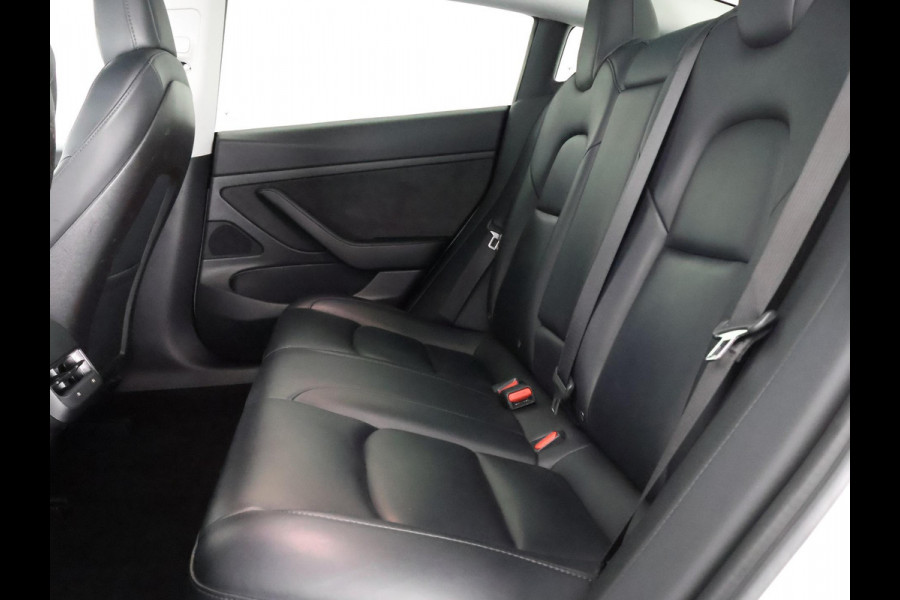 Tesla Model 3 BLACKLINE BI-TONE PANO STD ACCUTEST 86% RWD 60 kWH LEDER.NAVI.CAMERA.AUTOPILOT, STOELVERWARMING EN NOG VEEL MEER! Tesla Model 3 BLACKLINE BI-TONE PANO STD ACCUTEST 86% RWD 60 kWH LEDER.NAVI.CAMERA.AUTOPILOT, STOELVERWARMING EN NOG VEEL MEER!