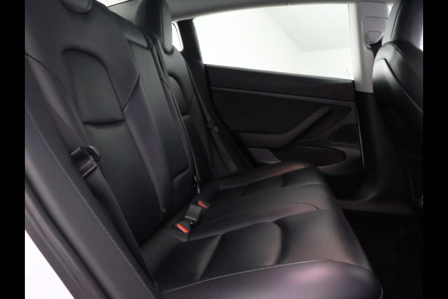 Tesla Model 3 BLACKLINE BI-TONE PANO STD ACCUTEST 86% RWD 60 kWH LEDER.NAVI.CAMERA.AUTOPILOT, STOELVERWARMING EN NOG VEEL MEER! Tesla Model 3 BLACKLINE BI-TONE PANO STD ACCUTEST 86% RWD 60 kWH LEDER.NAVI.CAMERA.AUTOPILOT, STOELVERWARMING EN NOG VEEL MEER!
