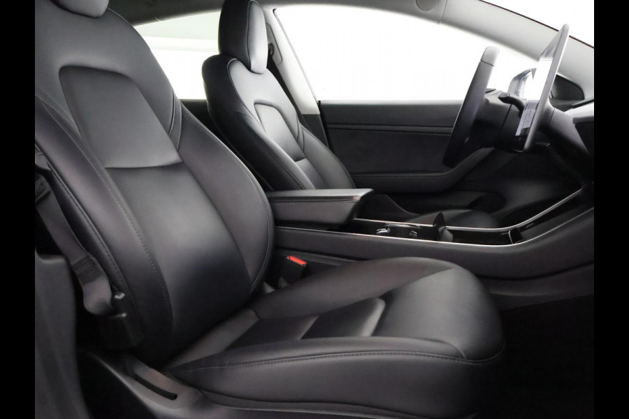 Tesla Model 3 BLACKLINE BI-TONE PANO STD ACCUTEST 86% RWD 60 kWH LEDER.NAVI.CAMERA.AUTOPILOT, STOELVERWARMING EN NOG VEEL MEER! Tesla Model 3 BLACKLINE BI-TONE PANO STD ACCUTEST 86% RWD 60 kWH LEDER.NAVI.CAMERA.AUTOPILOT, STOELVERWARMING EN NOG VEEL MEER!