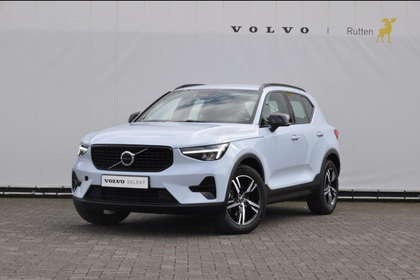 Volvo XC40 B4 211PK Automaat Plus Dark / Pilot assist / Semi-elektrisch inklapbare trekhaak / Google Services / Adaptive cruise control / Achteruitrij camera / Harman Kardon audio / Elektrisch bedienbare voorstoelen /