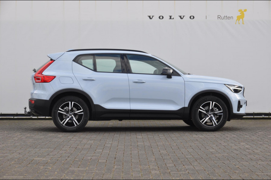 Volvo XC40 B4 211PK Automaat Plus Dark / Pilot assist / Semi-elektrisch inklapbare trekhaak / Google Services / Adaptive cruise control / Achteruitrij camera / Harman Kardon audio / Elektrisch bedienbare voorstoelen /