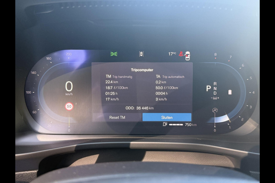 Volvo XC40 B4 211PK Automaat Plus Dark / Pilot assist / Semi-elektrisch inklapbare trekhaak / Google Services / Adaptive cruise control / Achteruitrij camera / Harman Kardon audio / Elektrisch bedienbare voorstoelen /