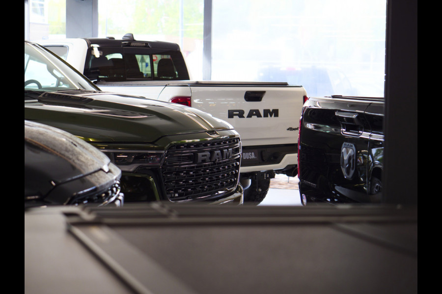 Dodge Ram 1500 | Laramie | Night Edition | 3.0L I6 Hurricane | Crew Cab | 4X4 | | BPM-VRIJ | 14,4-inch Touchscreen | Passenger Display | Getoonde accessoires zijn verkrijgbaar tegen meerprijs