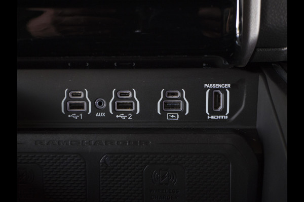 Dodge Ram | 1500 | Laramie |Premium Night | 3.0L I6 Hurricane | 4X4 | BPM-VRIJ | BPM-VRIJ | 14,4-inch Touchscreen | Passenger Display | Getoonde accessoires zijn verkrijgbaar tegen meerprijs