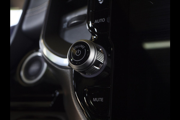 Dodge Ram 1500 | Laramie | Premium Night | 3.0L I6 Hurricane | Crew Cab | 4X4 | | BPM-VRIJ | Niveau regeling | Passenger Display | Getoonde accessoires zijn verkrijgbaar tegen meerprijs