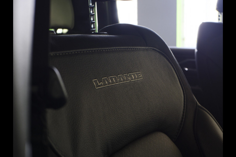 Dodge Ram 1500 | Laramie | Premium Night | 3.0L I6 Hurricane | Crew Cab | 4X4 | | BPM-VRIJ | Niveau regeling | Passenger Display | Getoonde accessoires zijn verkrijgbaar tegen meerprijs